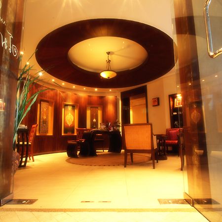 Amora Thapae Hotel Чиангмай Экстерьер фото