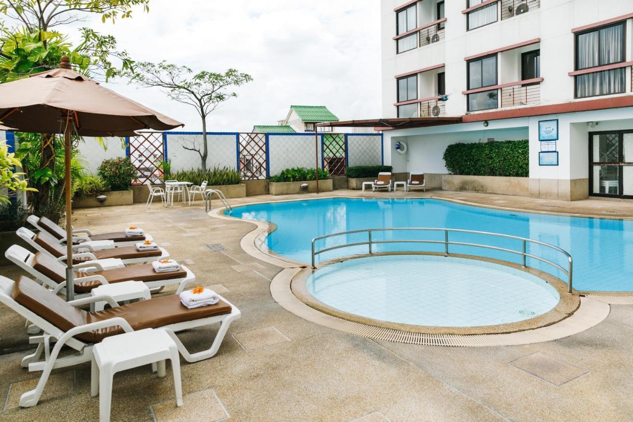 Amora Thapae Hotel Чиангмай Экстерьер фото