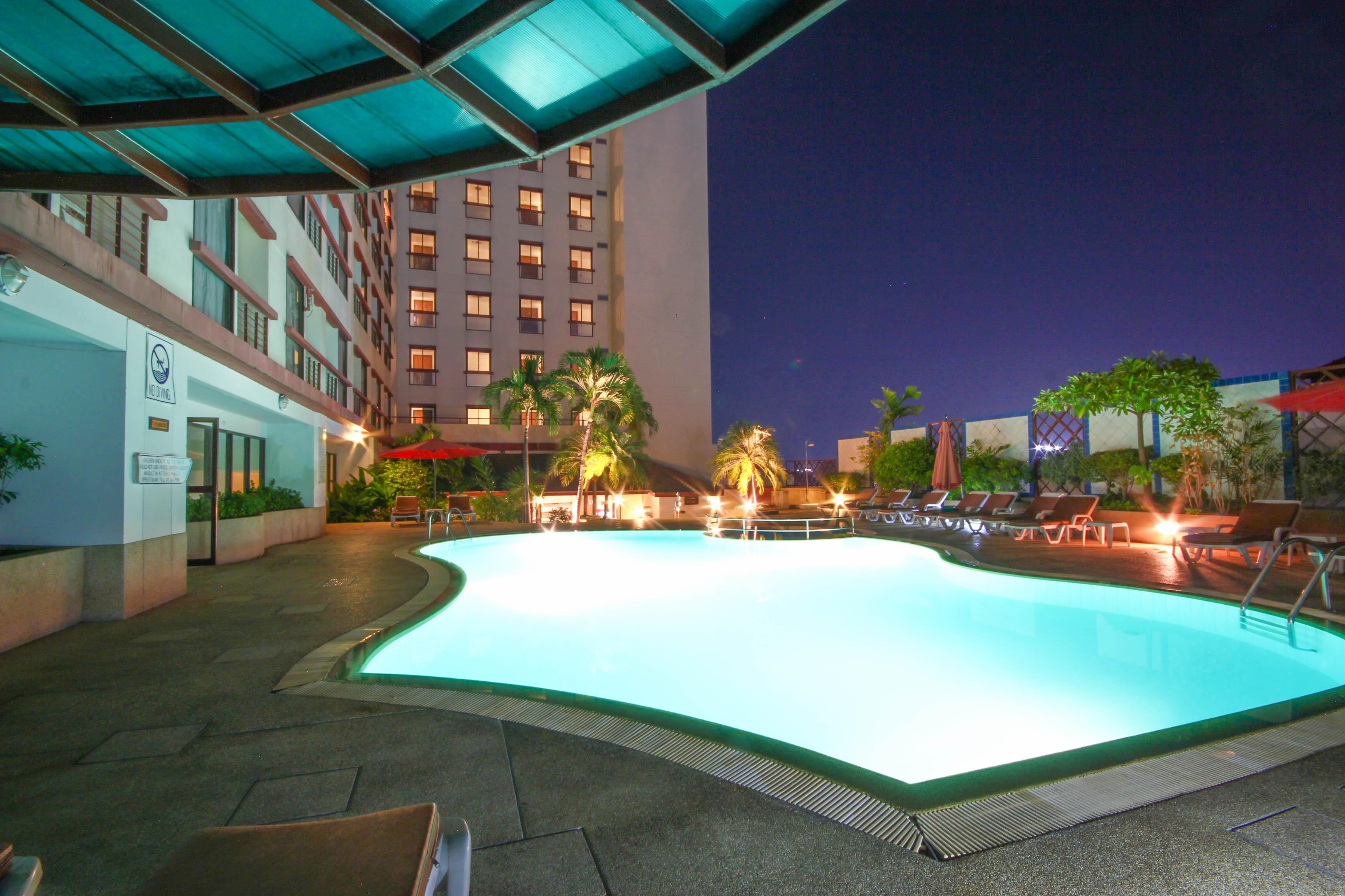Amora Thapae Hotel Чиангмай Экстерьер фото