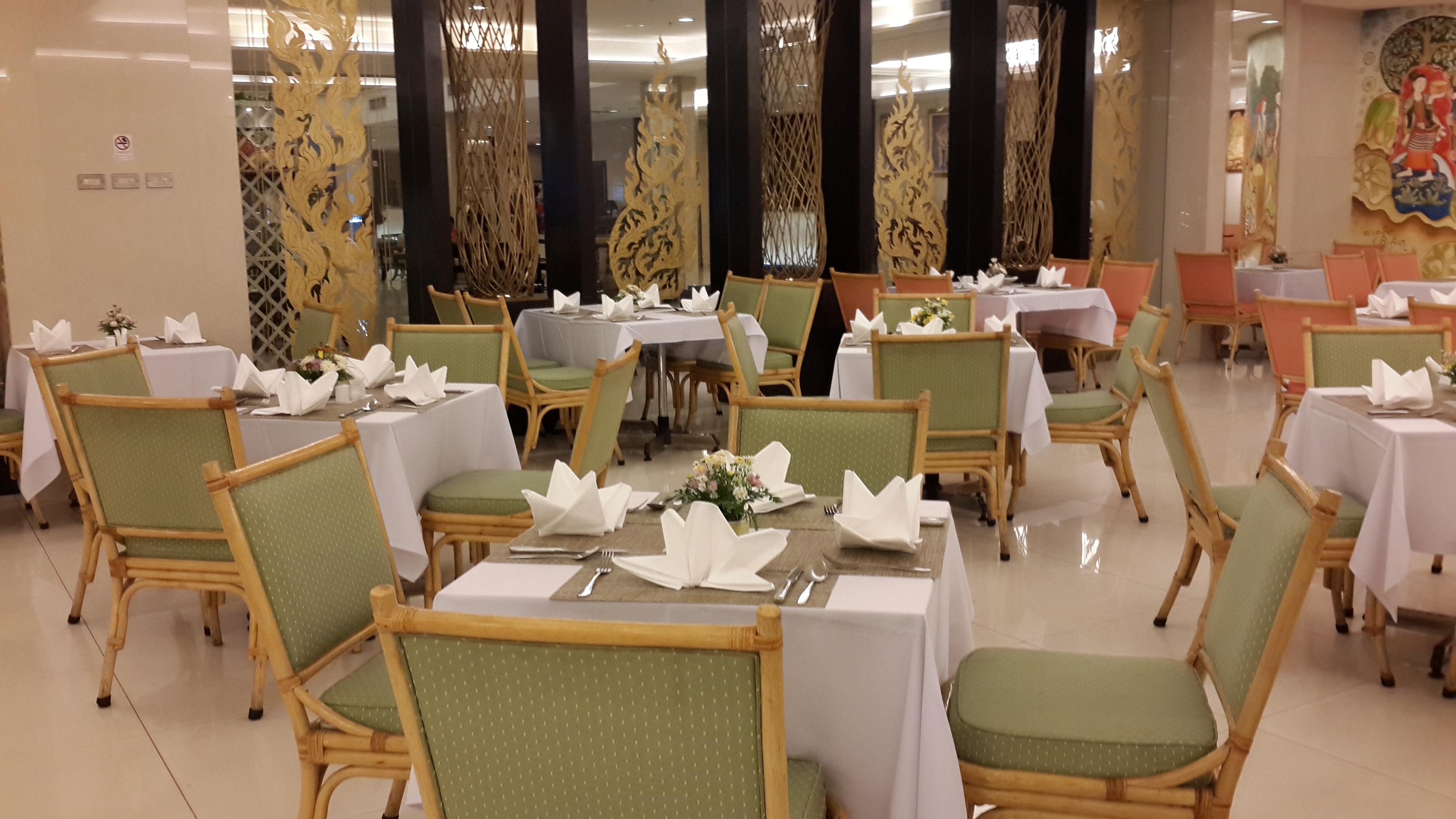 Amora Thapae Hotel Чиангмай Экстерьер фото