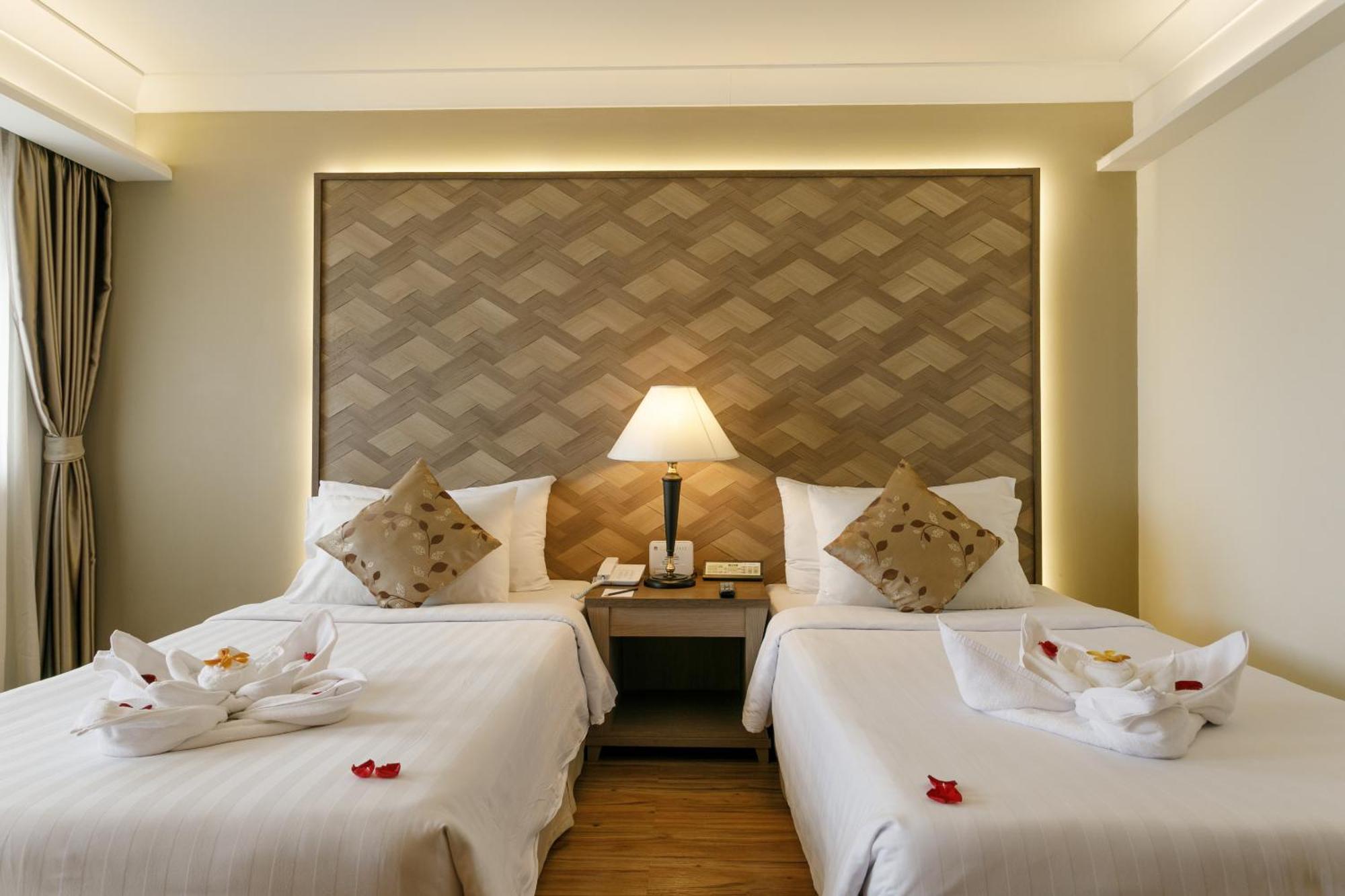 Amora Thapae Hotel Чиангмай Экстерьер фото