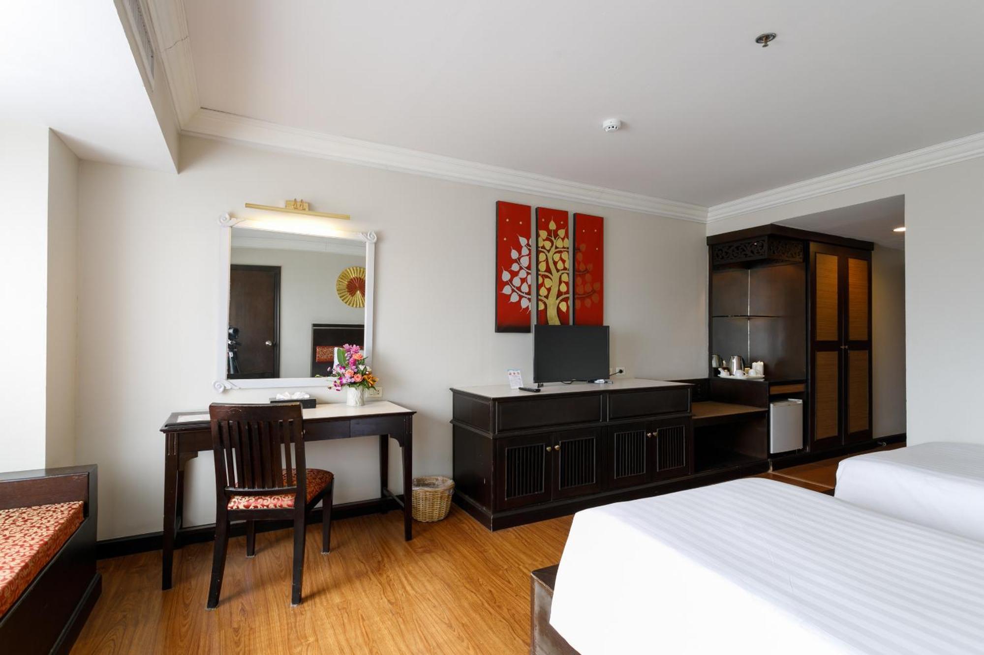 Amora Thapae Hotel Чиангмай Экстерьер фото