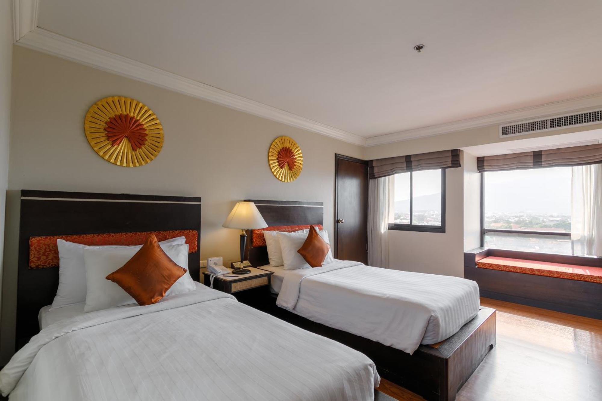 Amora Thapae Hotel Чиангмай Экстерьер фото